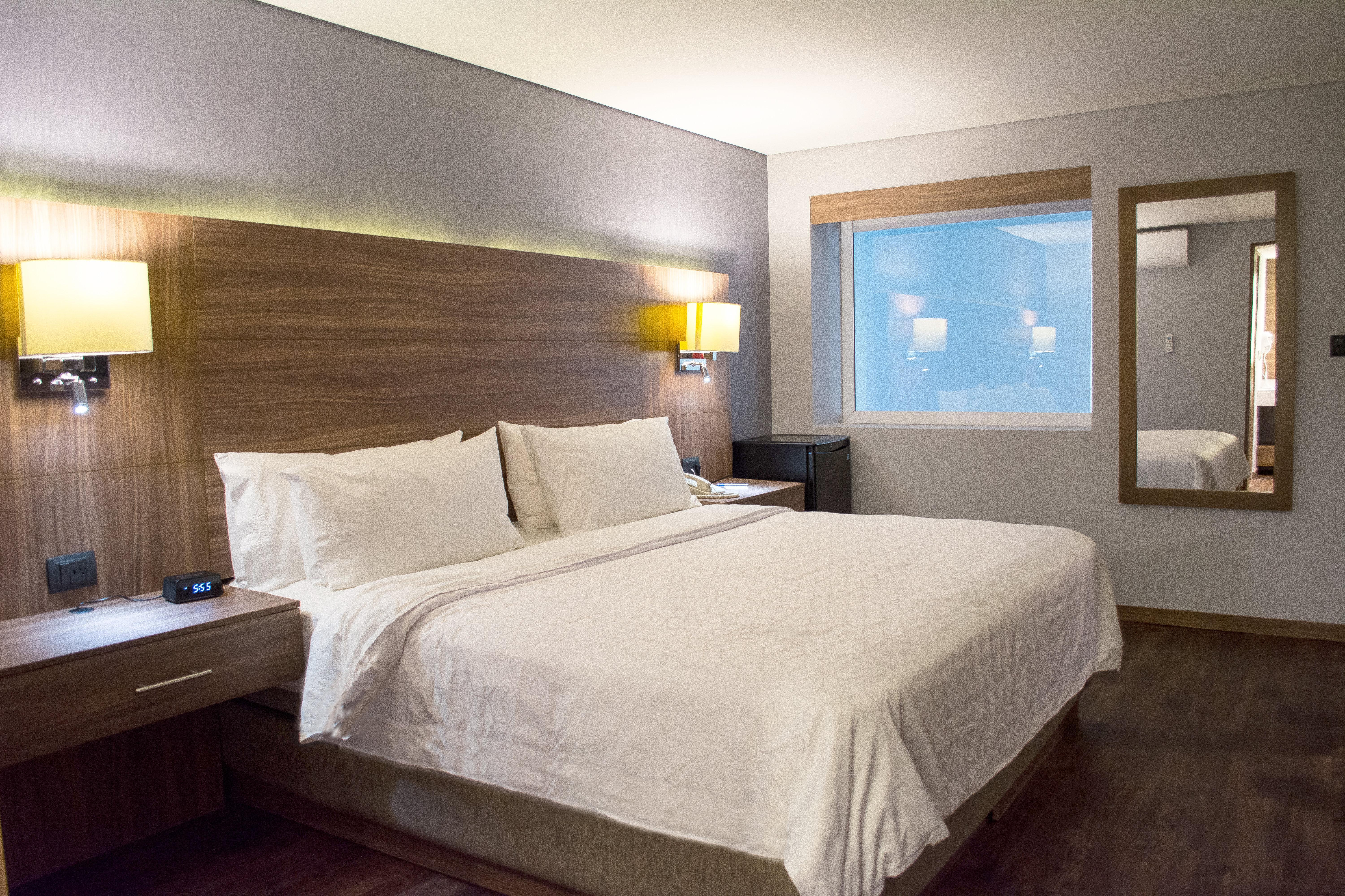Holiday Inn Express Morelia By Ihg Экстерьер фото