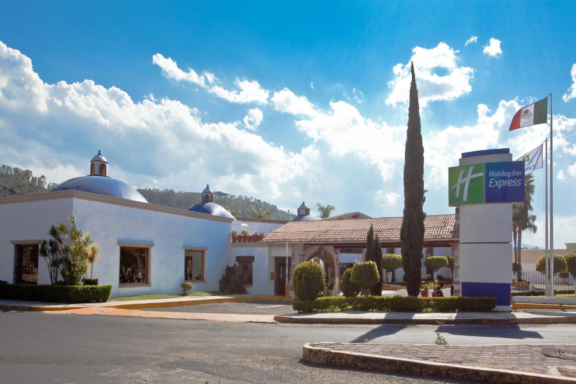 Holiday Inn Express Morelia By Ihg Экстерьер фото